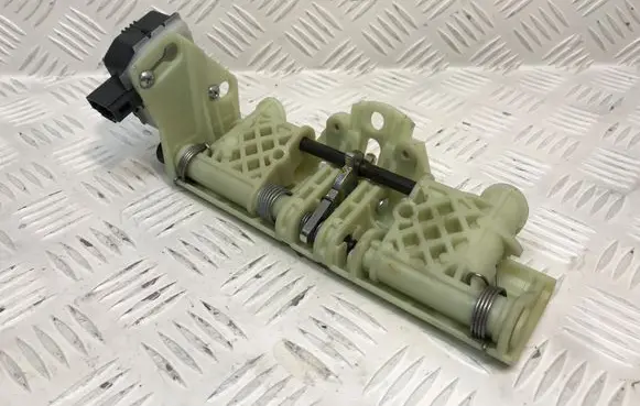 Mercedes-Benz CLS C219 Seat adjustment motor 2119700125