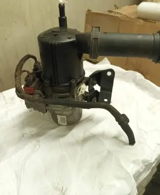 Citroen C4 I Power steering pump 9686925480