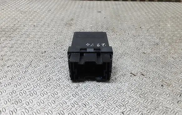 Volkswagen II LT Coolant fan relay 0165452432