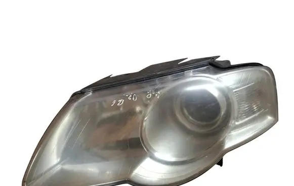 Volkswagen PASSAT B6 Headlight/headlamp 3C0941005Q