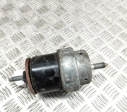 Engine mount bracket