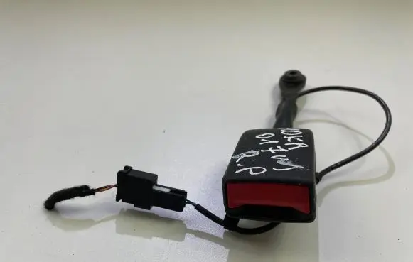Opel Mokka X Front seatbelt buckle