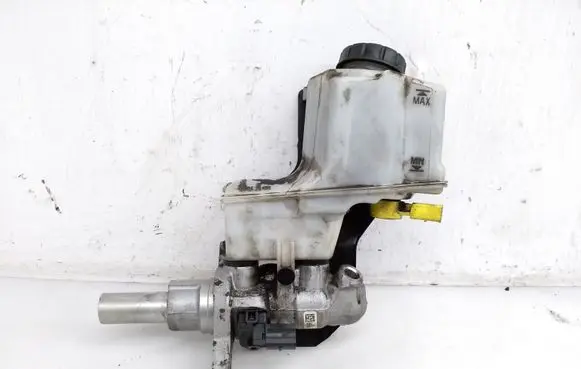 Master brake cylinder