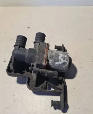 BMW 5 E39 Coolant heater control valve 8379921 1147412154