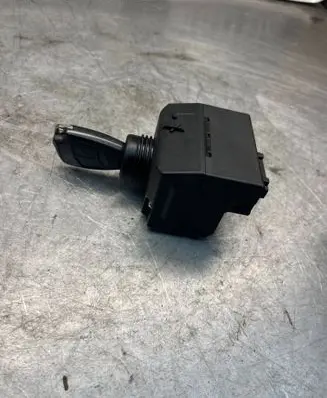 Mercedes-Benz E W211 Ignition lock 2115450608 9000748890206158 33002203