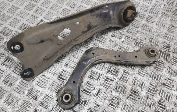 KIA Ceed Rear upper control arm/wishbone 55100G4AA0 55270G4AA0