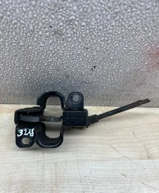 Mercedes-Benz CLS C219 Headlight washer spray nozzle cap/cover A2038800060