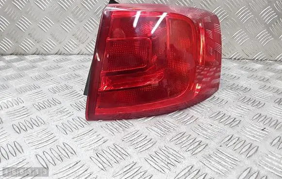 Volkswagen Jetta VI Rear/tail lights 5c6945096