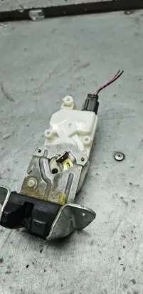 Mitsubishi Grandis Rear door lock 05Y21
