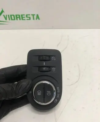 Opel Crossland X Light switch 39132267