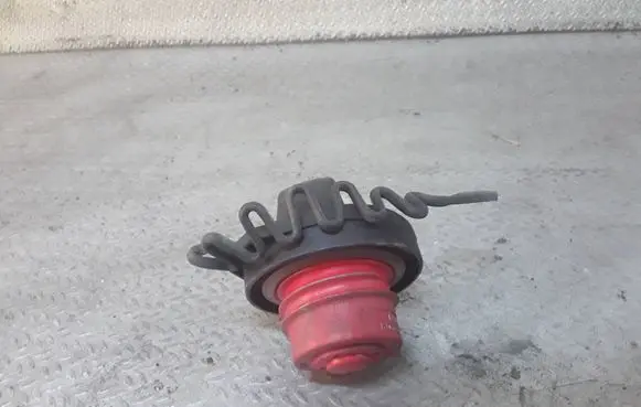 Volvo V70 Fuel tank filler cap