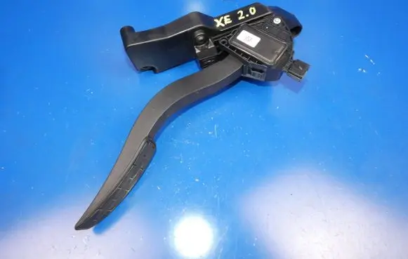 Jaguar XE Accelerator throttle pedal B1513214102 698540C