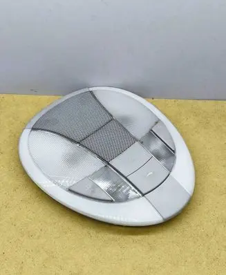 Mercedes-Benz E W211 Front seat light A2118207401 2JM00825733 0011707349