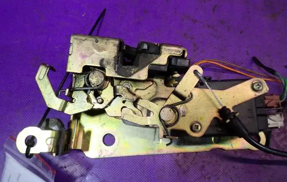 Smart ForTwo I Front door lock