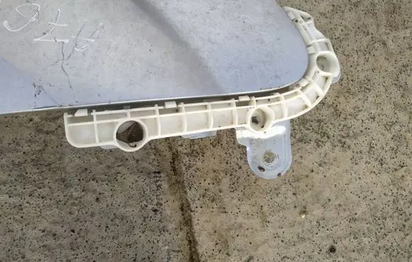 Mitsubishi Outlander Front bumper mounting bracket