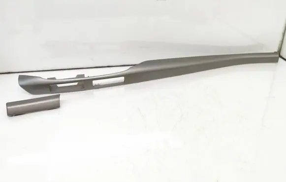 Dashboard glove box trim