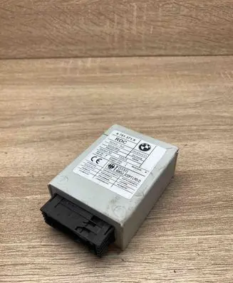 BMW 5 E39 Tire pressure control unit 6751371