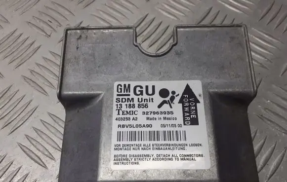 Opel Zafira B Airbag control unit/module 13188856