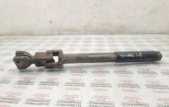 Volkswagen Touareg I Steering column universal joint 