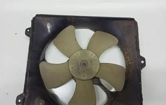 Toyota Avensis T220 Electric radiator cooling fan