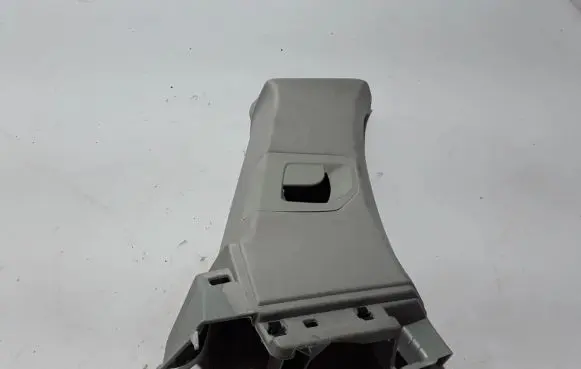 (D)pillar trim (top)