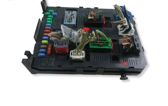 Citroen C4 I Fuse module 9664059180
