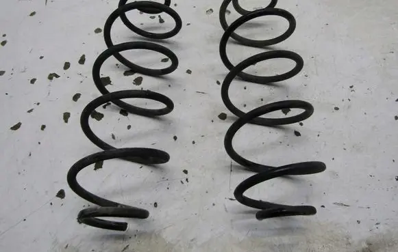 Peugeot 3008 II Rear coil spring GMAUTO4574097