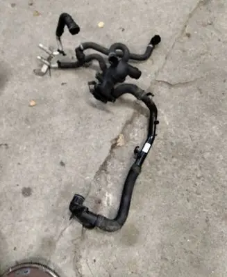 Thermostat/thermostat housing