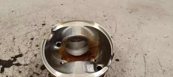 BMW 5 F10 F11 Piston 08402R