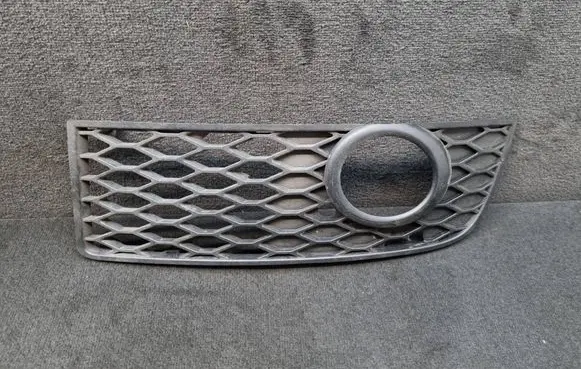 Audi A4 S4 B6 8E 8H Front bumper lower grill 8E0807681