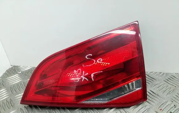 Audi A4 S4 B8 8K Tailgate rear/tail lights 8K5945094