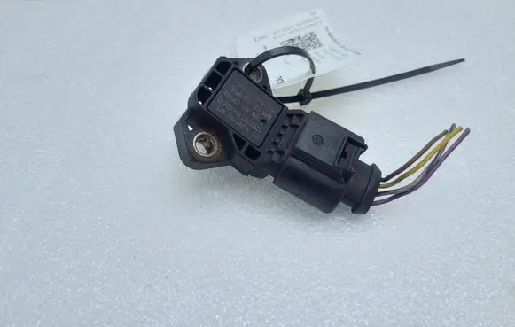 Volkswagen PASSAT B7 Air pressure sensor 0281002977 03G906051E