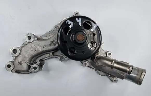 Jeep Grand Cherokee WL Water pump 04893940AE