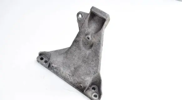 Audi A4 S4 B5 8D Engine mounting bracket 8D0199308L
