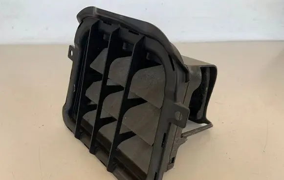 Audi A7 S7 4G Quarter panel pressure vent 4G8819301