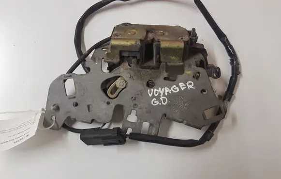 Chrysler Voyager Sliding door lock 