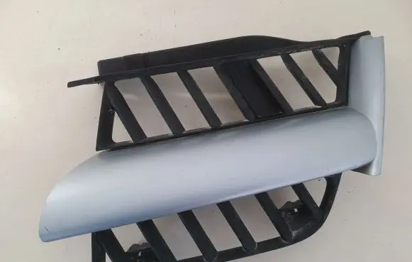 Mitsubishi Outlander Front bumper upper radiator grill MN175977