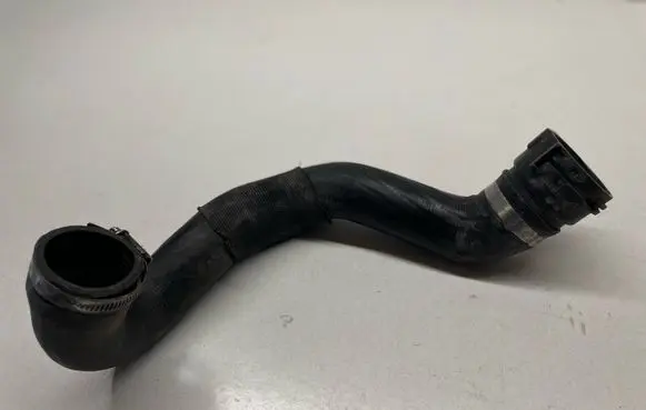BMW 5 F10 F11 Engine coolant pipe/hose 7593513010