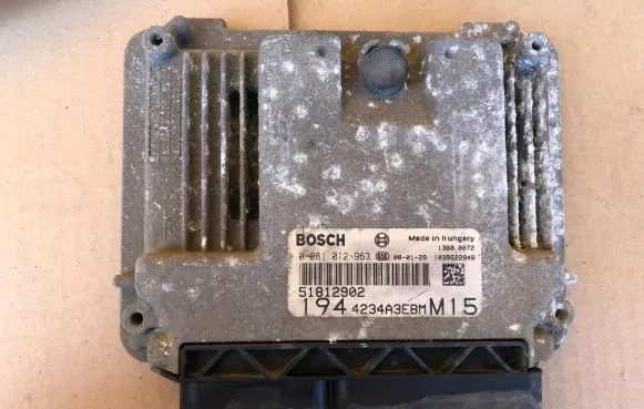 Fiat Croma Engine control unit/module 51812902