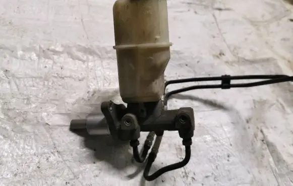 Peugeot 508 RXH Master brake cylinder 9646980980