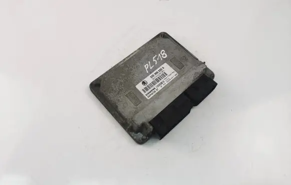 Skoda Fabia Mk1 (6Y) Engine control unit/module 03E906033A