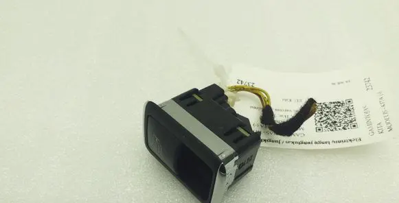 Mercedes-Benz C W204 Electric window control switch A2048707358