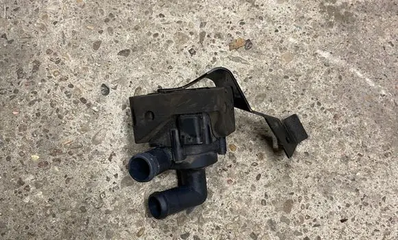 BMW 5 F10 F11 Electric auxiliary coolant/water pump 9239313