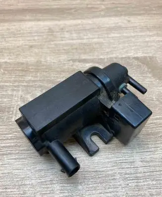 BMW 5 E60 E61 Turbo solenoid valve 7805391 70206301