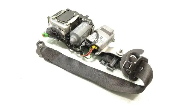 Mercedes-Benz C W204 Front seatbelt 615275000 607565100D