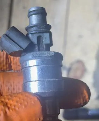 Dacia Logan I Fuel injector 9550020400