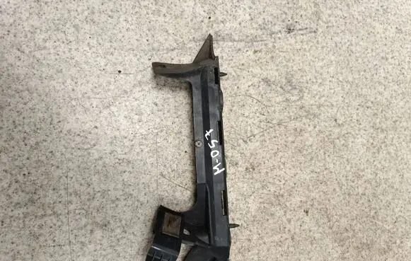 Seat Ibiza IV (6J,6P) Front bumper mounting bracket 6J0807183