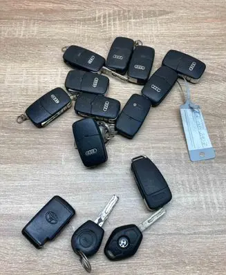 Audi A6 S6 C6 4F Ignition key/card AUDIKEY