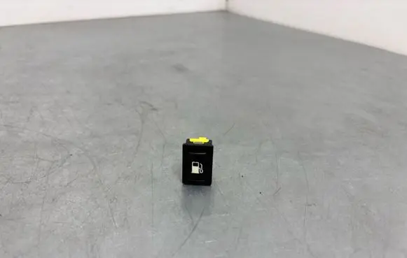 BMW 3 G20 G21 Fuel tank opening switch 9323414