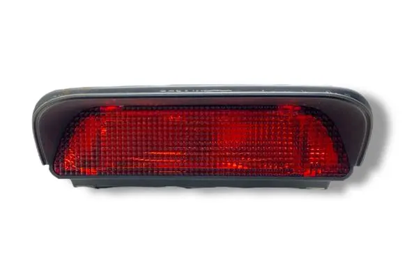 Honda CR-V Third/center stoplight P6939